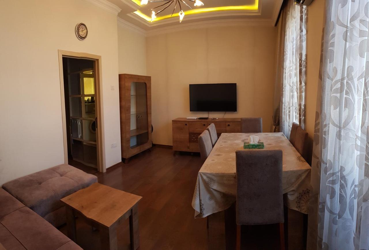 Central Baku Luxury Apartment On Nizami Street 外观 照片