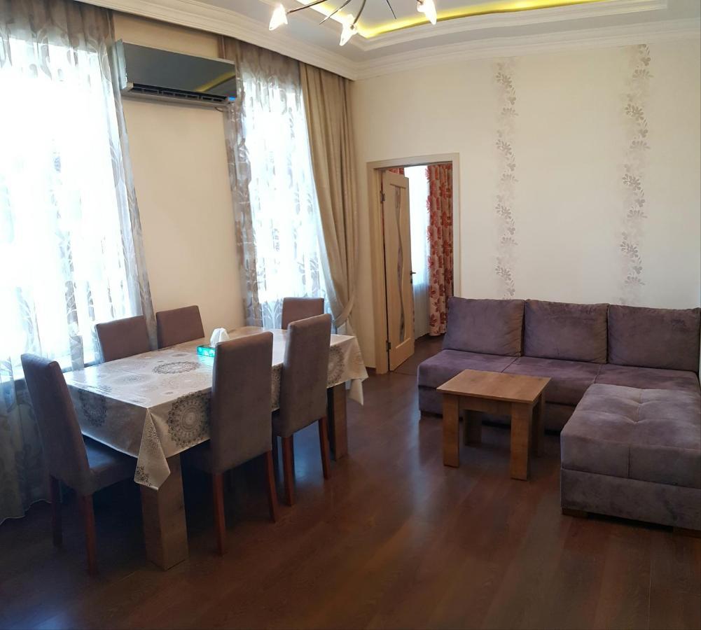 Central Baku Luxury Apartment On Nizami Street 外观 照片
